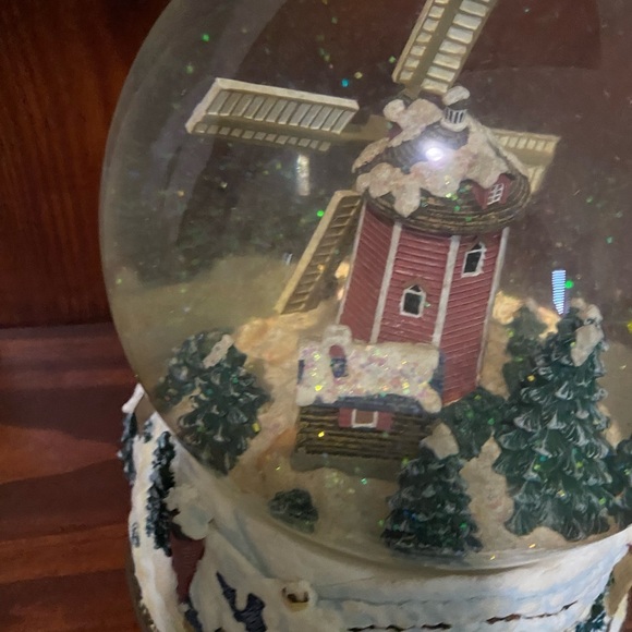 Johnson Brothers Friendly Village  Snow Globe Musical The Windmill Does Work - Picture 7 of 17